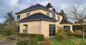 Meerhout : bemeubelde kantoorruimte te huur